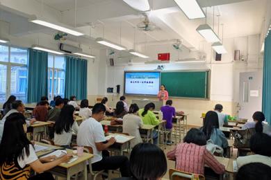 深耕阅读土壤，精铸语文教学